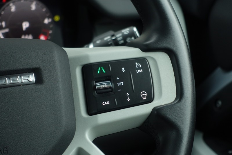 2024 (24) LAND ROVER DEFENDER 3.0 D300 X-Dynamic HSE 90 3dr Auto 4891227