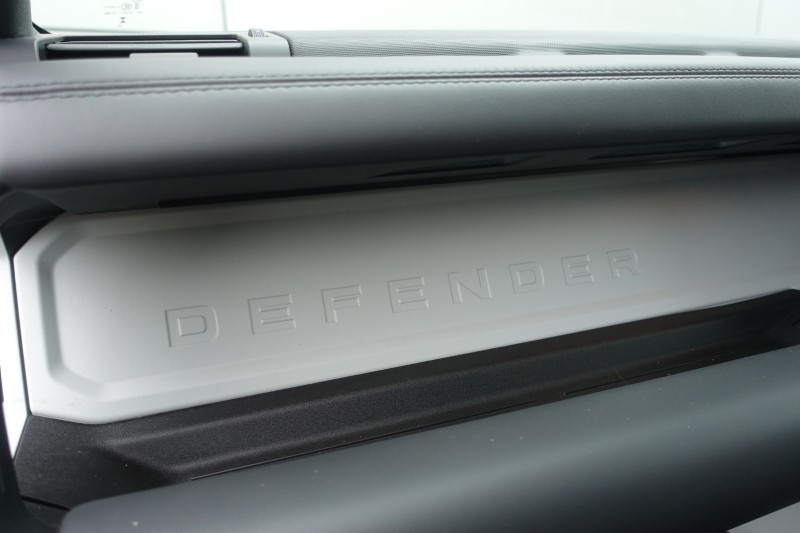 2024 (24) LAND ROVER DEFENDER 3.0 D300 X-Dynamic HSE 90 3dr Auto 4891249