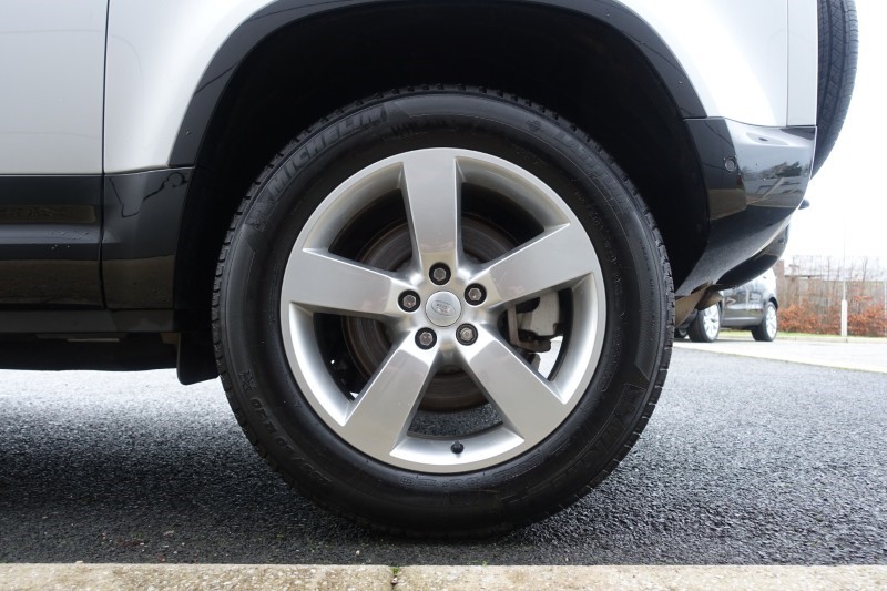 2024 (24) LAND ROVER DEFENDER 3.0 D300 X-Dynamic HSE 90 3dr Auto 4891220