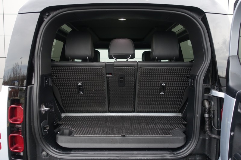 2024 (24) LAND ROVER DEFENDER 3.0 D300 X-Dynamic HSE 90 3dr Auto 4891200