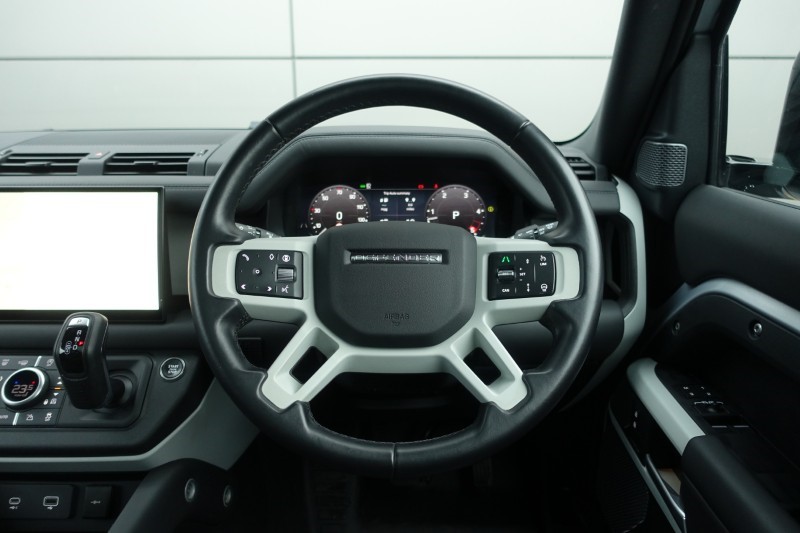 2024 (24) LAND ROVER DEFENDER 3.0 D300 X-Dynamic HSE 90 3dr Auto 4891205