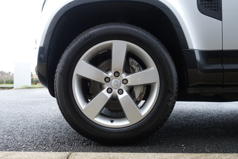 2024 (24) LAND ROVER DEFENDER 3.0 D300 X-Dynamic HSE 90 3dr Auto 4891221