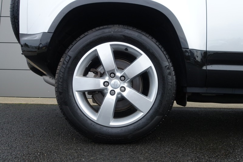 2024 (24) LAND ROVER DEFENDER 3.0 D300 X-Dynamic HSE 90 3dr Auto 4891216