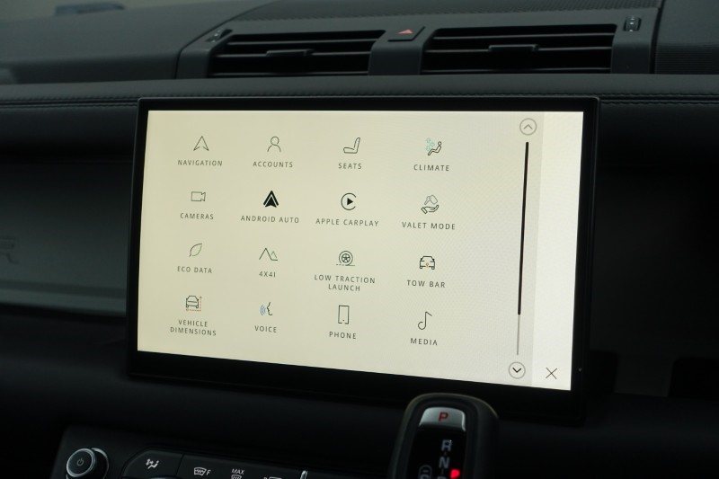 2024 (24) LAND ROVER DEFENDER 3.0 D300 X-Dynamic HSE 90 3dr Auto 4891234