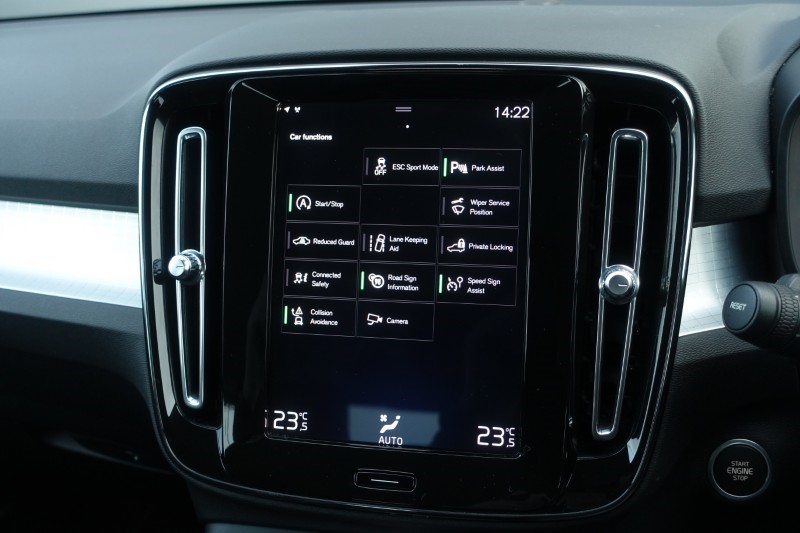 2020 (20) VOLVO XC40 1.5 T3 [163] Momentum 5dr 4933599