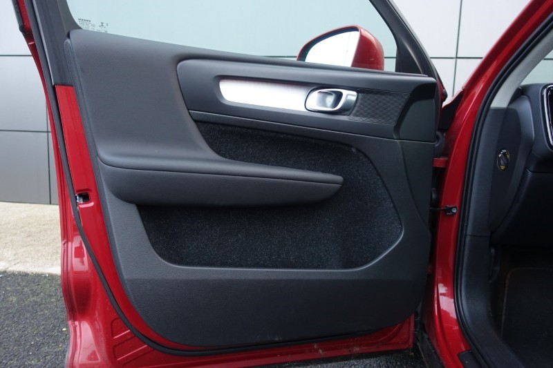 2020 (20) VOLVO XC40 1.5 T3 [163] Momentum 5dr 4933616