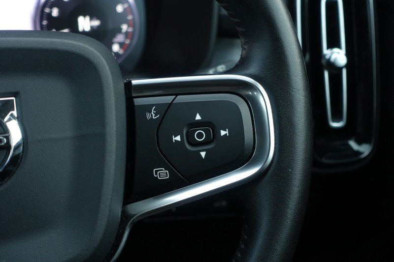 2020 (20) VOLVO XC40 1.5 T3 [163] Momentum 5dr 4933593