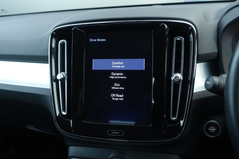 2020 (20) VOLVO XC40 1.5 T3 [163] Momentum 5dr 4933602