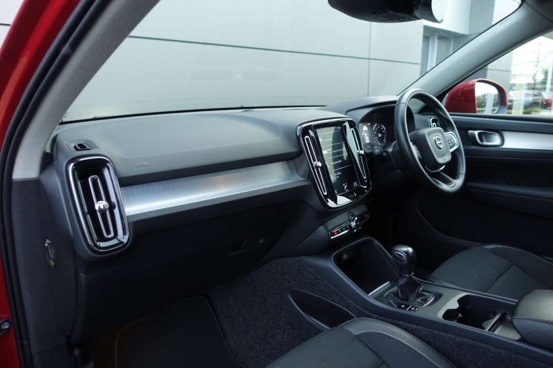 2020 (20) VOLVO XC40 1.5 T3 [163] Momentum 5dr 4933617