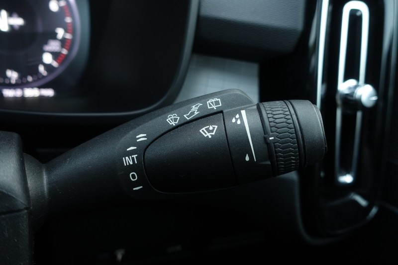 2020 (20) VOLVO XC40 1.5 T3 [163] Momentum 5dr 4933594