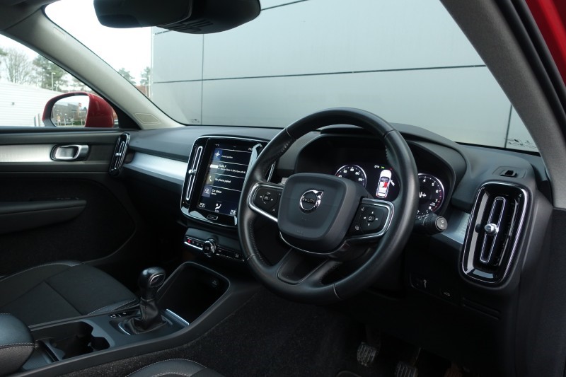 2020 (20) VOLVO XC40 1.5 T3 [163] Momentum 5dr 4933604