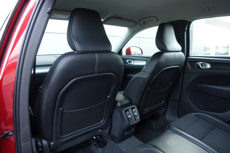 2020 (20) VOLVO XC40 1.5 T3 [163] Momentum 5dr 4933614