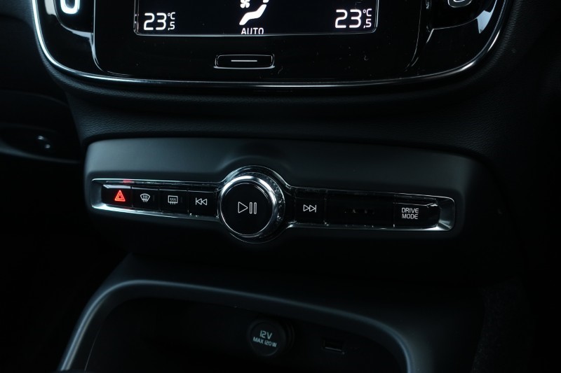 2020 (20) VOLVO XC40 1.5 T3 [163] Momentum 5dr 4933603