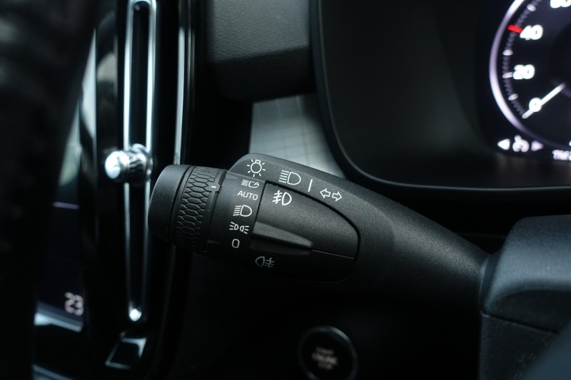 2020 (20) VOLVO XC40 1.5 T3 [163] Momentum 5dr 4933595