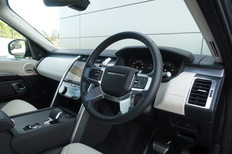 2025 (25) LAND ROVER DISCOVERY 3.0 D350 Dynamic SE 5dr Auto 4890259