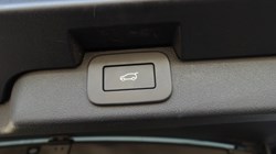 2025 (25) LAND ROVER DISCOVERY 3.0 D350 Dynamic SE 5dr Auto 4890245