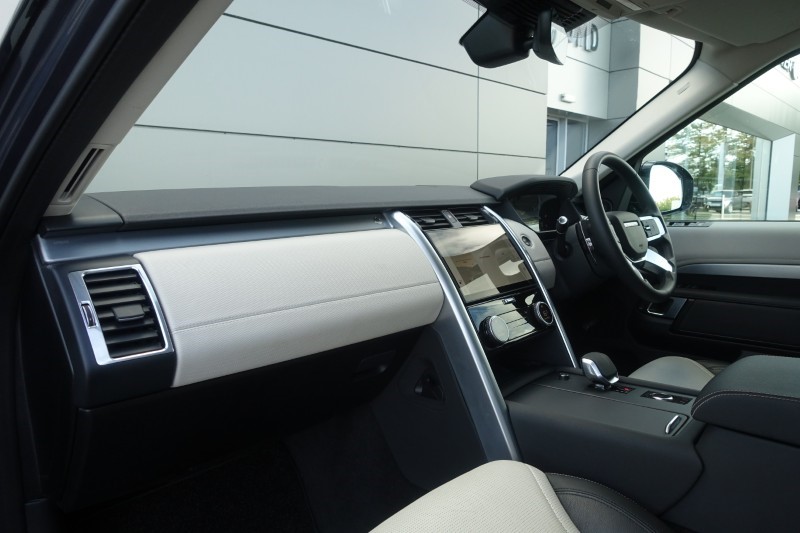 2025 (25) LAND ROVER DISCOVERY 3.0 D350 Dynamic SE 5dr Auto 4890277