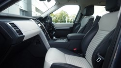 2025 (25) LAND ROVER DISCOVERY 3.0 D350 Dynamic SE 5dr Auto 4890216