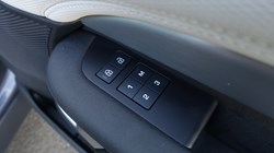 2025 (25) LAND ROVER DISCOVERY 3.0 D350 Dynamic SE 5dr Auto 4890266