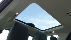 2025 (25) LAND ROVER DISCOVERY 3.0 D350 Dynamic SE 5dr Auto 4890271