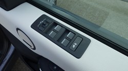 2025 (25) LAND ROVER DISCOVERY 3.0 D350 Dynamic SE 5dr Auto 4890267