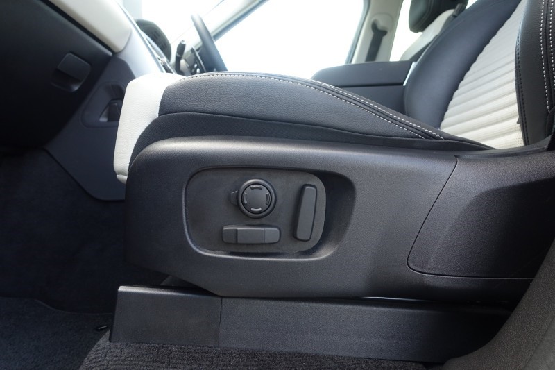 2025 (25) LAND ROVER DISCOVERY 3.0 D350 Dynamic SE 5dr Auto 4890278