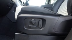2025 (25) LAND ROVER DISCOVERY 3.0 D350 Dynamic SE 5dr Auto 4890278