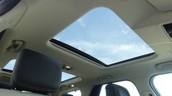 2025 (25) LAND ROVER DISCOVERY 3.0 D350 Dynamic SE 5dr Auto 4890261