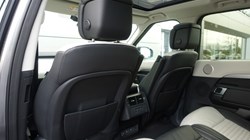 2024 (74) LAND ROVER DISCOVERY 3.0 D350 Dynamic HSE 5dr Auto 4975964