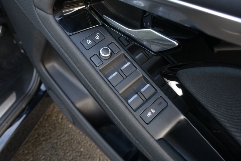 2020 (20) LAND ROVER RANGE ROVER EVOQUE 2.0 D150 R-Dynamic 5dr Auto 4895201