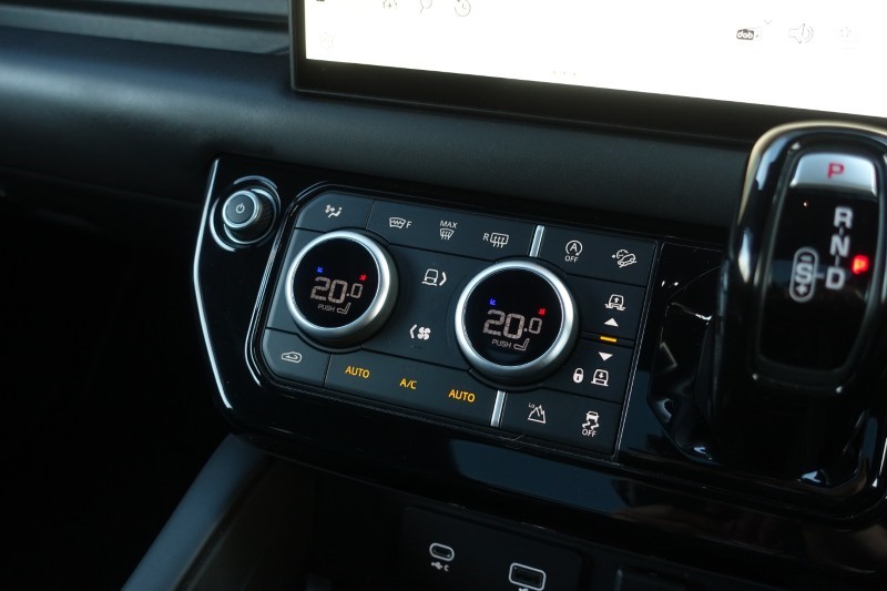 2024 (24) LAND ROVER DEFENDER 3.0 D250 X-Dynamic HSE 90 3dr Auto 4942524