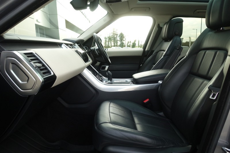 2021 (21) LAND ROVER RANGE ROVER SPORT 3.0 D300 HSE Silver 5dr Auto 4970399