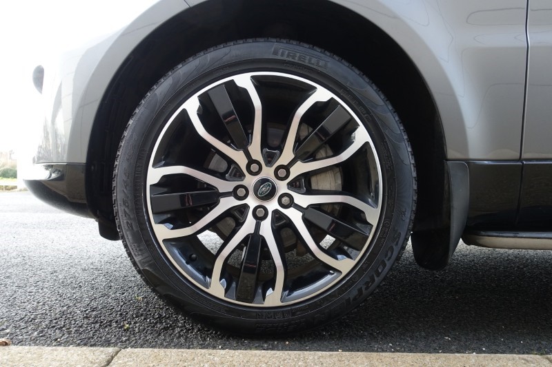 2021 (21) LAND ROVER RANGE ROVER SPORT 3.0 D300 HSE Silver 5dr Auto 4970427