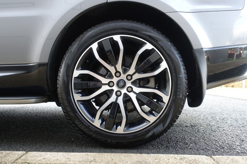 2021 (21) LAND ROVER RANGE ROVER SPORT 3.0 D300 HSE Silver 5dr Auto 4970425