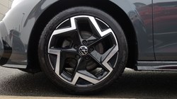 2024 (74) VOLKSWAGEN GOLF 1.5 TSI 150 R-Line 5dr 4964173