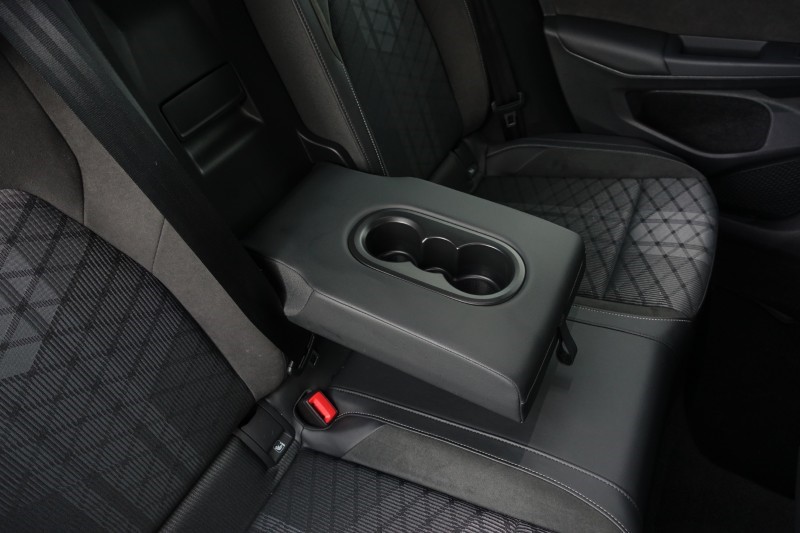 2024 (74) VOLKSWAGEN GOLF 1.5 TSI 150 R-Line 5dr 4964192