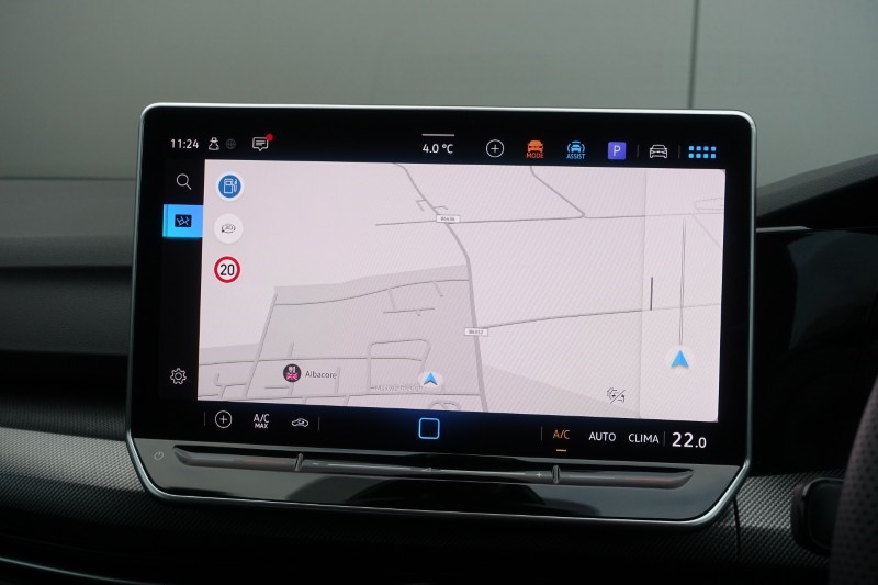 2024 (74) VOLKSWAGEN GOLF 1.5 TSI 150 R-Line 5dr 4964157