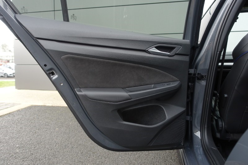 2024 (74) VOLKSWAGEN GOLF 1.5 TSI 150 R-Line 5dr 4964193