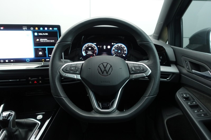 2024 (74) VOLKSWAGEN GOLF 1.5 TSI 150 R-Line 5dr 4964161