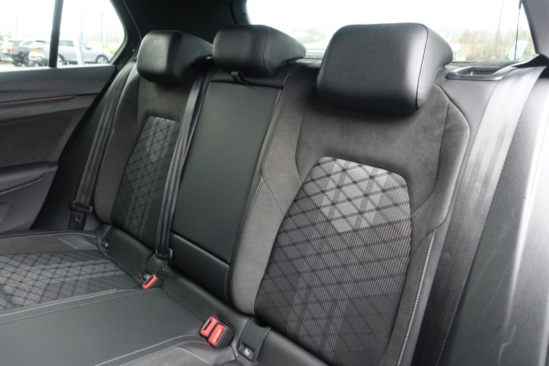 2024 (74) VOLKSWAGEN GOLF 1.5 TSI 150 R-Line 5dr 4964196