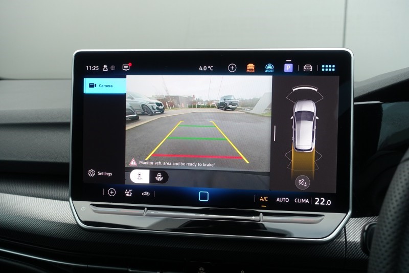 2024 (74) VOLKSWAGEN GOLF 1.5 TSI 150 R-Line 5dr 4964158