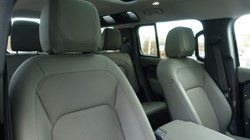 2023 (73) LAND ROVER DEFENDER 3.0 D300 X-Dynamic S 110 5dr Auto 4976364