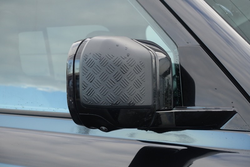 2023 (73) LAND ROVER DEFENDER 3.0 D300 X-Dynamic S 110 5dr Auto 4976340