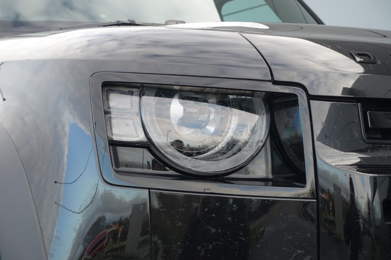 2023 (73) LAND ROVER DEFENDER 3.0 D300 X-Dynamic S 110 5dr Auto 4976335