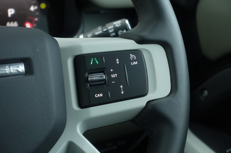 2023 (73) LAND ROVER DEFENDER 3.0 D300 X-Dynamic S 110 5dr Auto 4976352