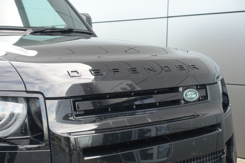 2023 (73) LAND ROVER DEFENDER 3.0 D300 X-Dynamic S 110 5dr Auto 4976339