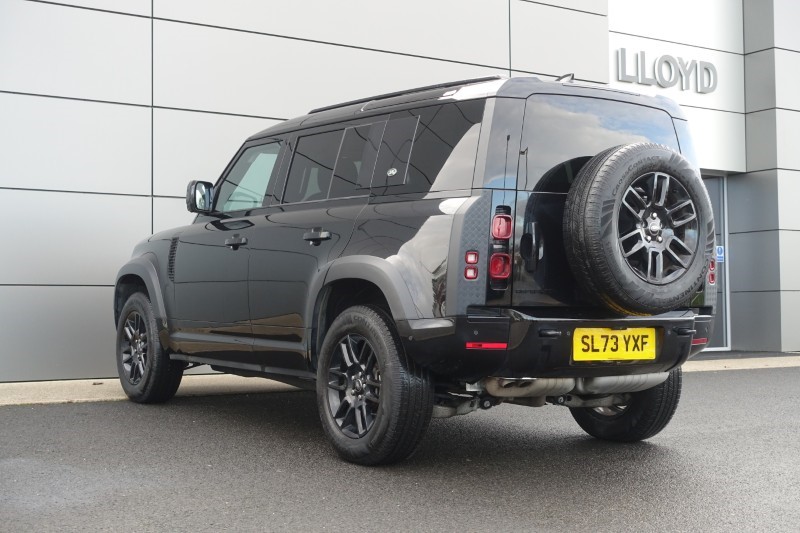 2023 (73) LAND ROVER DEFENDER 3.0 D300 X-Dynamic S 110 5dr Auto