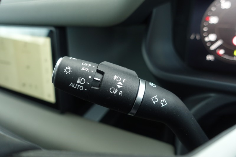 2023 (73) LAND ROVER DEFENDER 3.0 D300 X-Dynamic S 110 5dr Auto 4976354