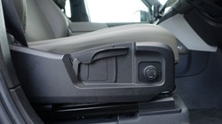 2023 (73) LAND ROVER DEFENDER 3.0 D300 X-Dynamic S 110 5dr Auto 4976367