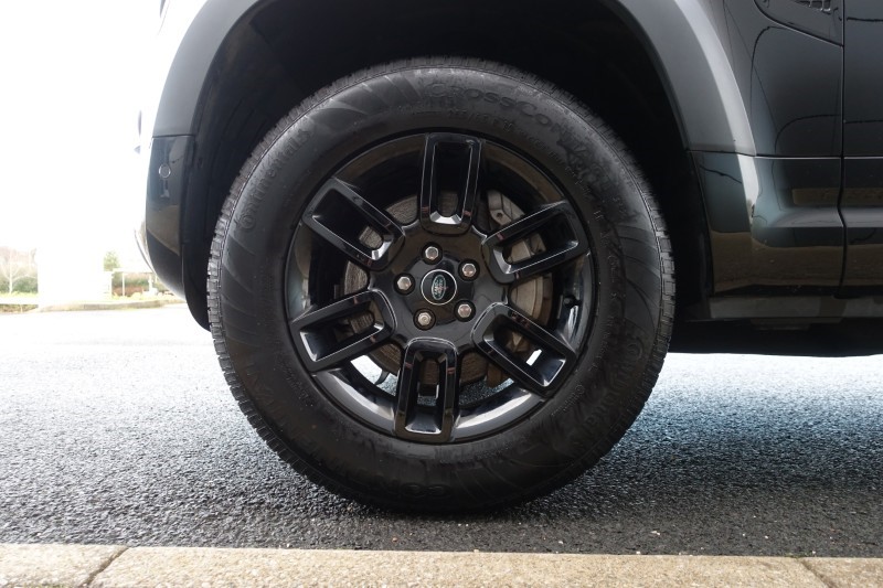 2023 (73) LAND ROVER DEFENDER 3.0 D300 X-Dynamic S 110 5dr Auto 4976349